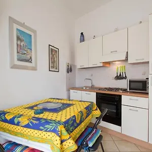 Appartamento Vacanze Mirko Borgo Marina, Imperia